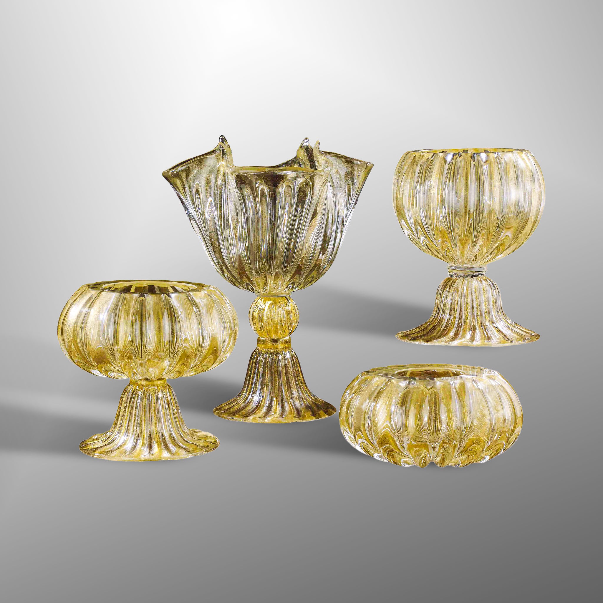 Vases in gold