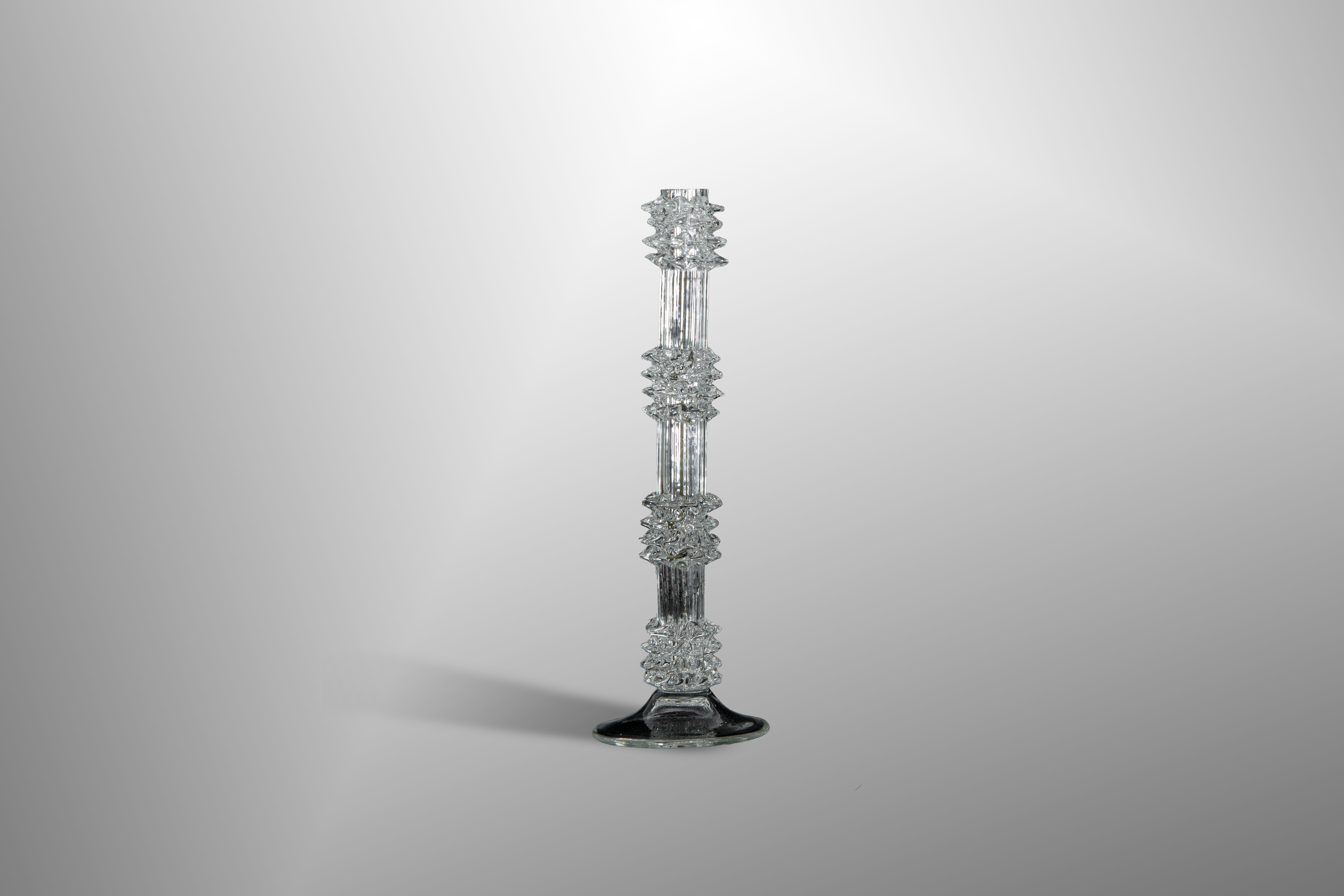Vases with "Rostri"