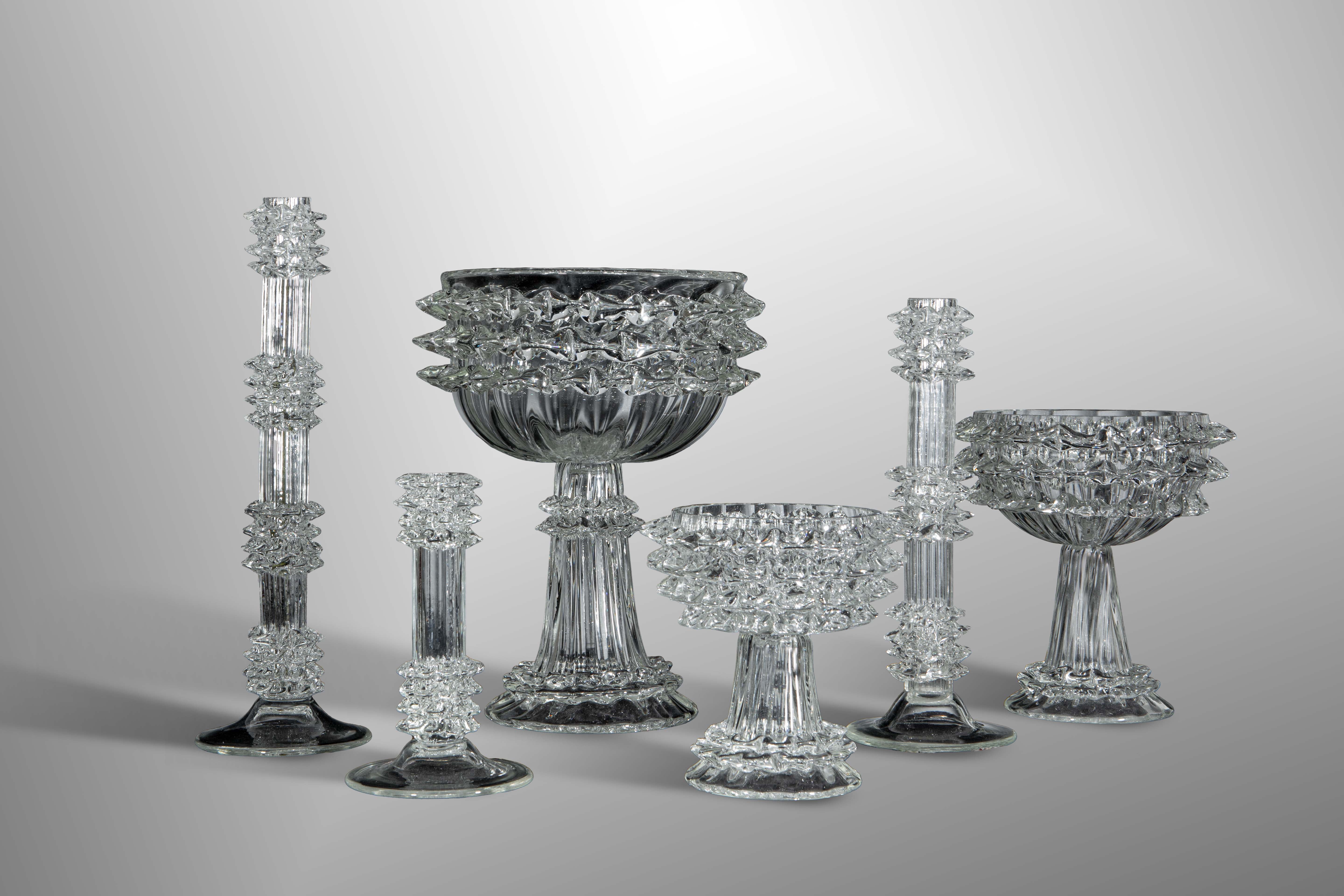 Vases with "Rostri"