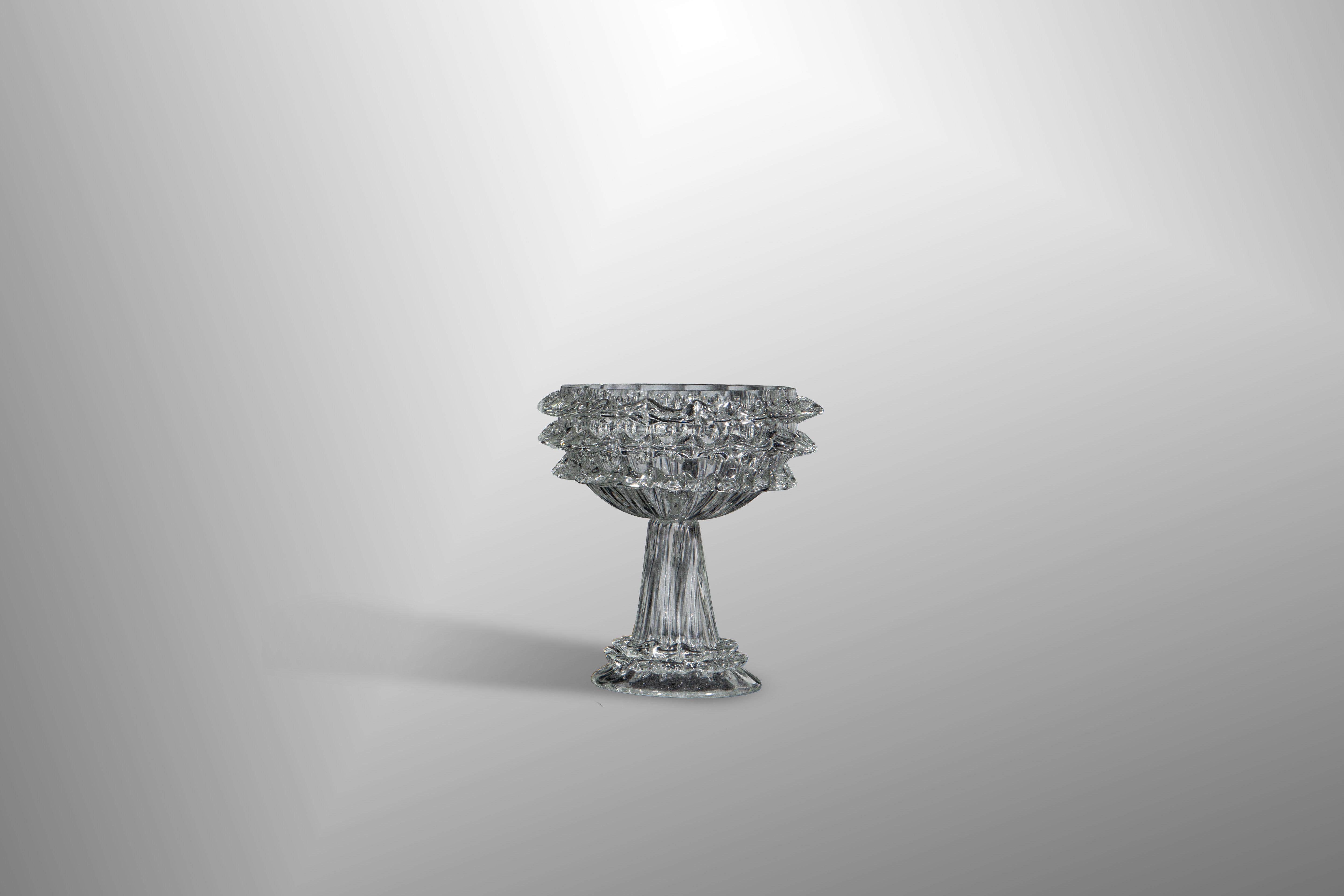 Vases with "Rostri"
