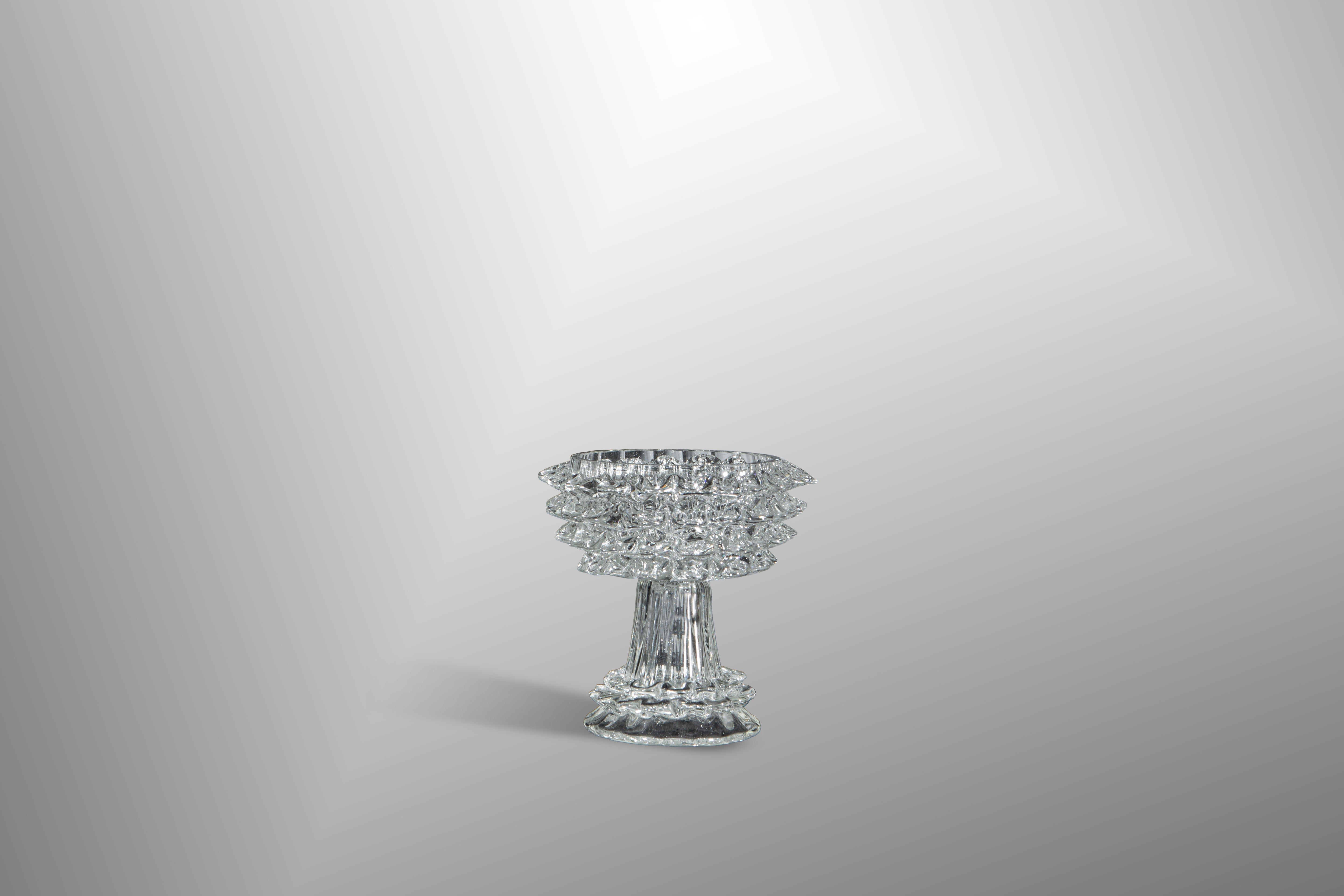 Vases with "Rostri"