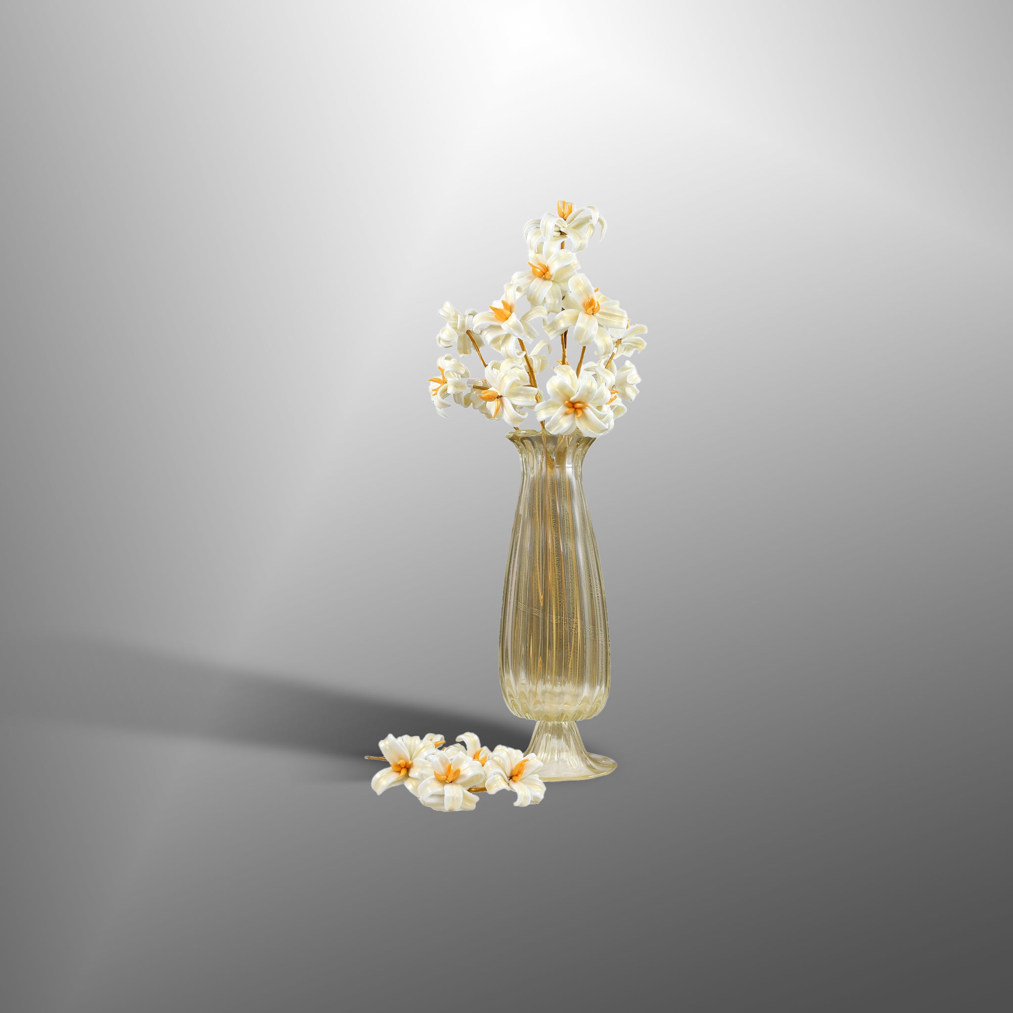Big vase with handcrafted Murano flowers
