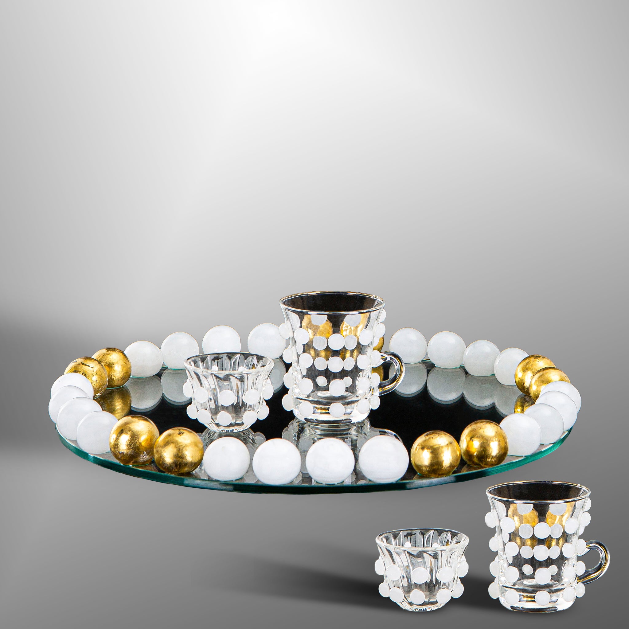 Modern round tray with Murano pearls
