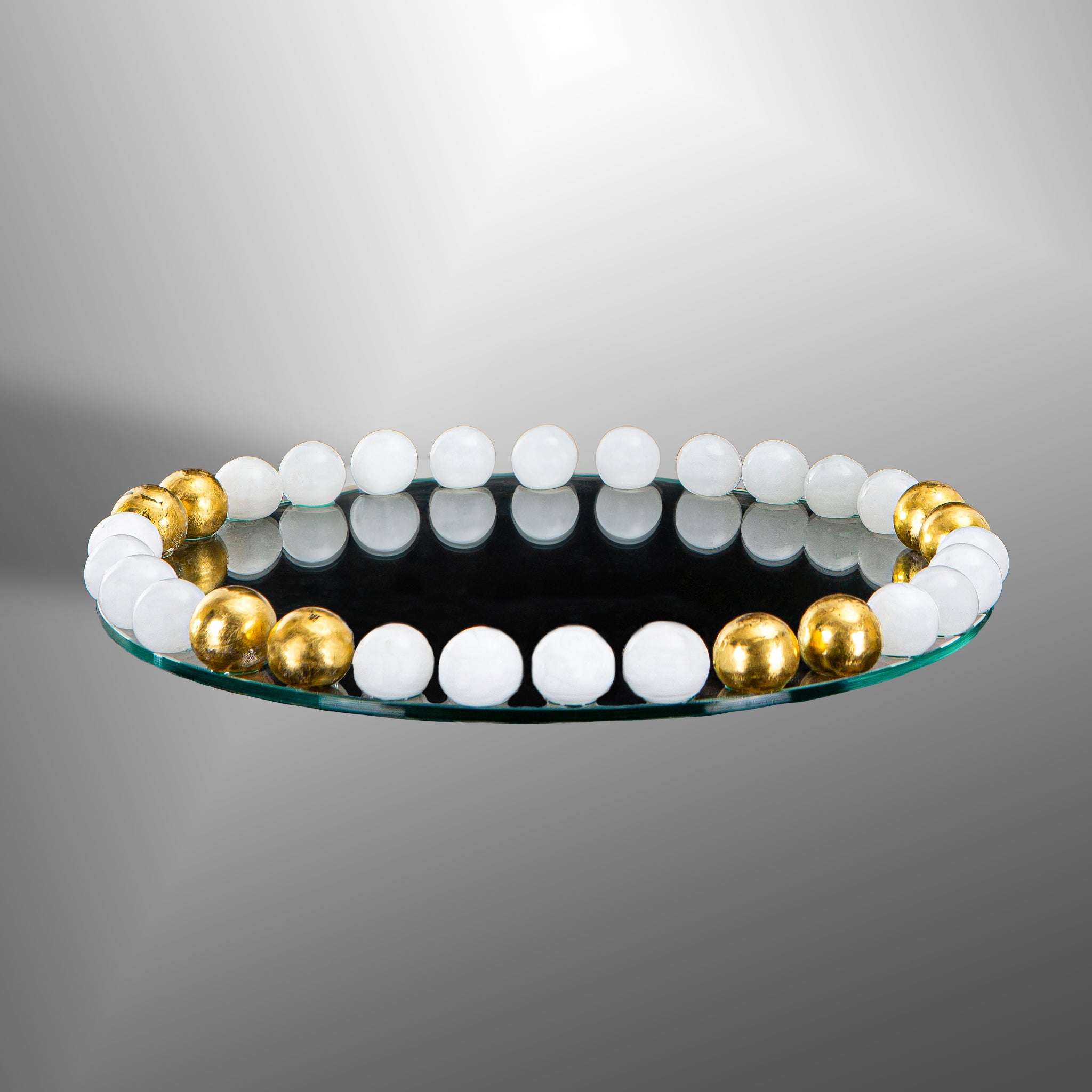 Modern round tray with Murano pearls