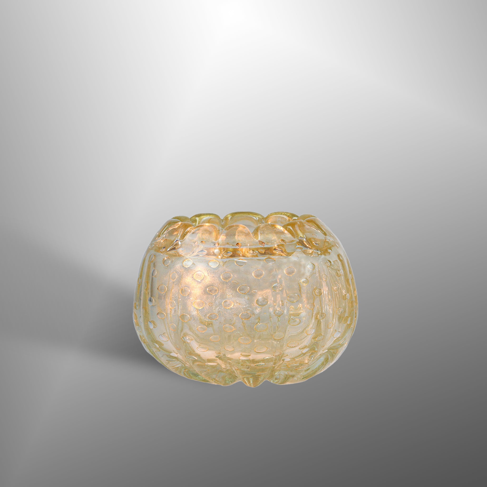 Vaso in oro con lavorazione a "Bolle"