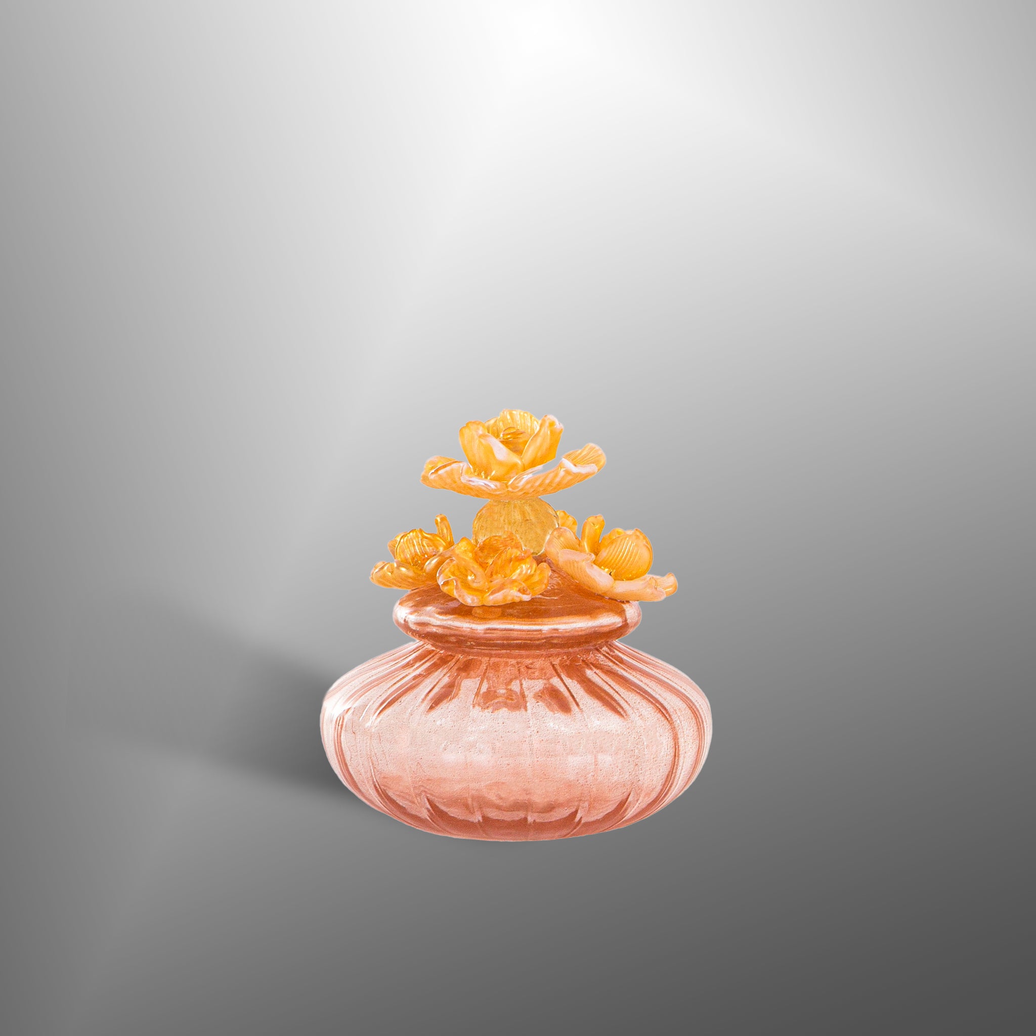 Contenitori con coperchio in colore rosa con fiori